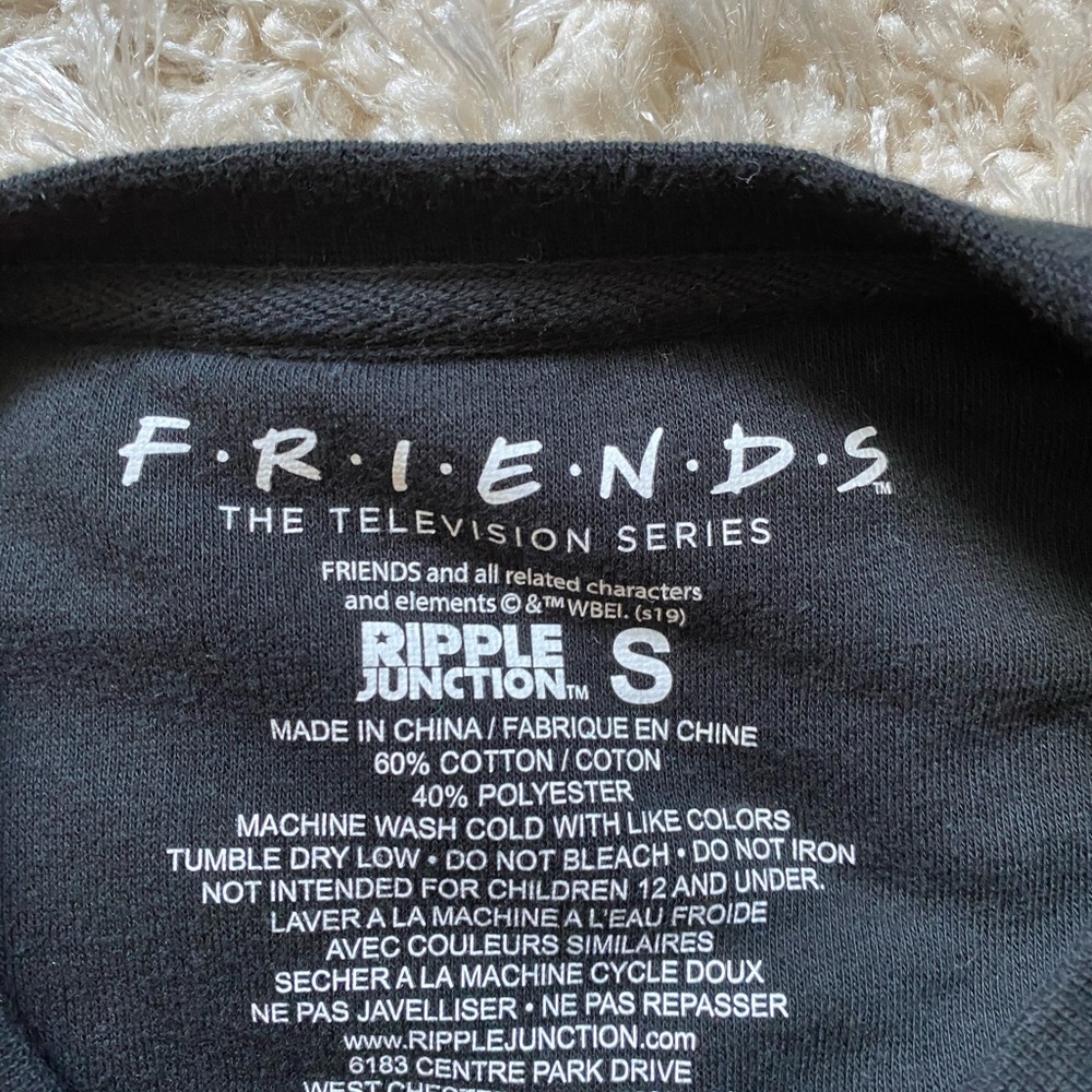 FRIENDS SWEATSHIRT - Picture 6 of 6